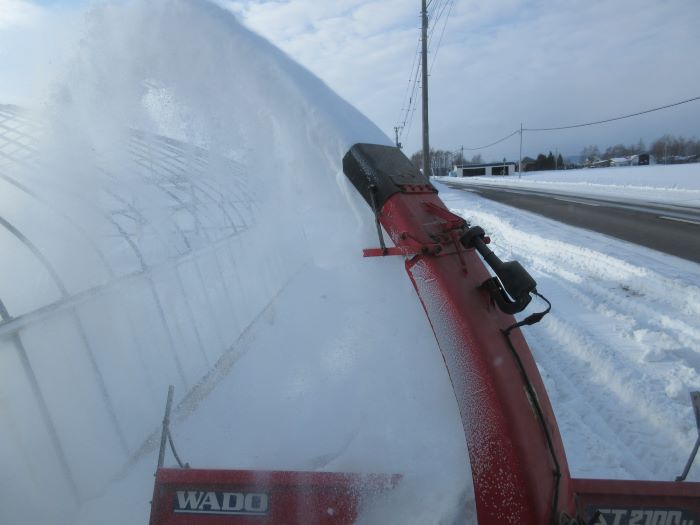 ハウス周囲除雪-1